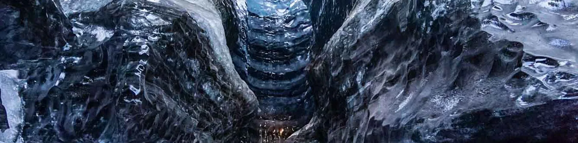 The Ice Cave under the Volcano (9 AM/11 h) (G12)