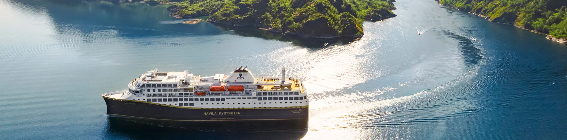Fjord tours in Norway, Havila Castor in Trollfjorden. Photo Marius Beck Dahle.