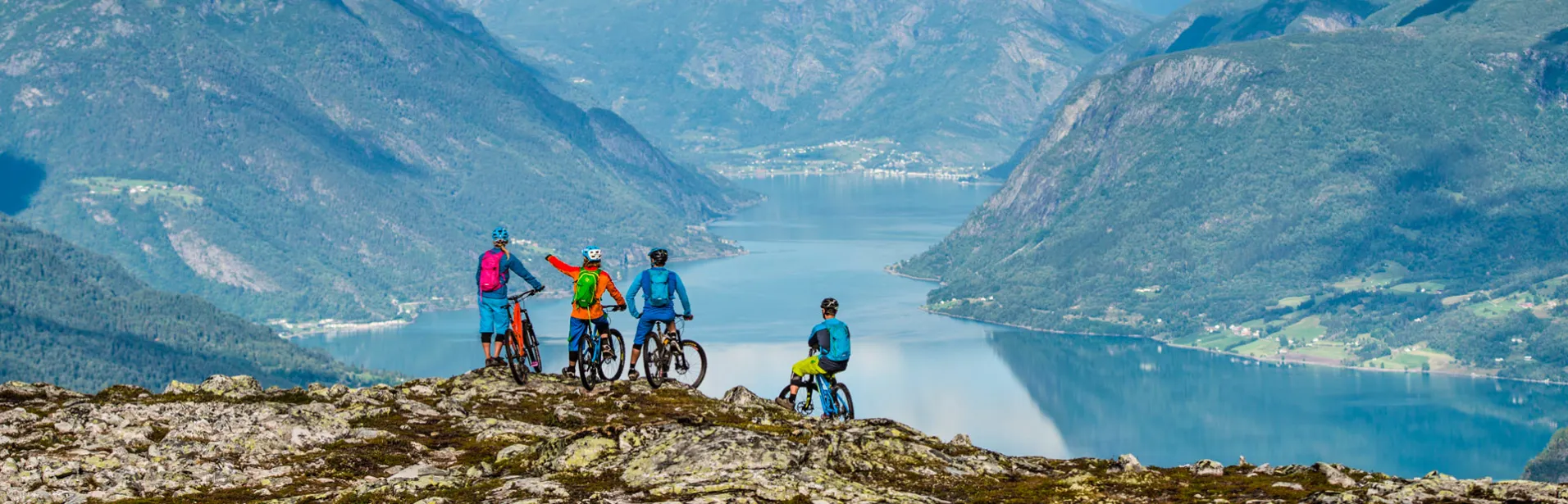 Electric bike tour in Kaupanger area, Norway © Chris Holter/ Norrona.